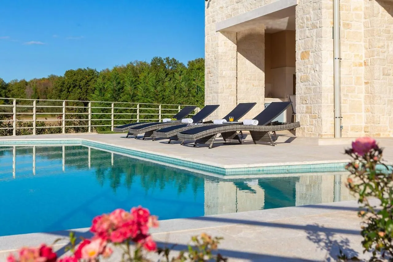 Villa Blanche By Ilc 브르토니글라