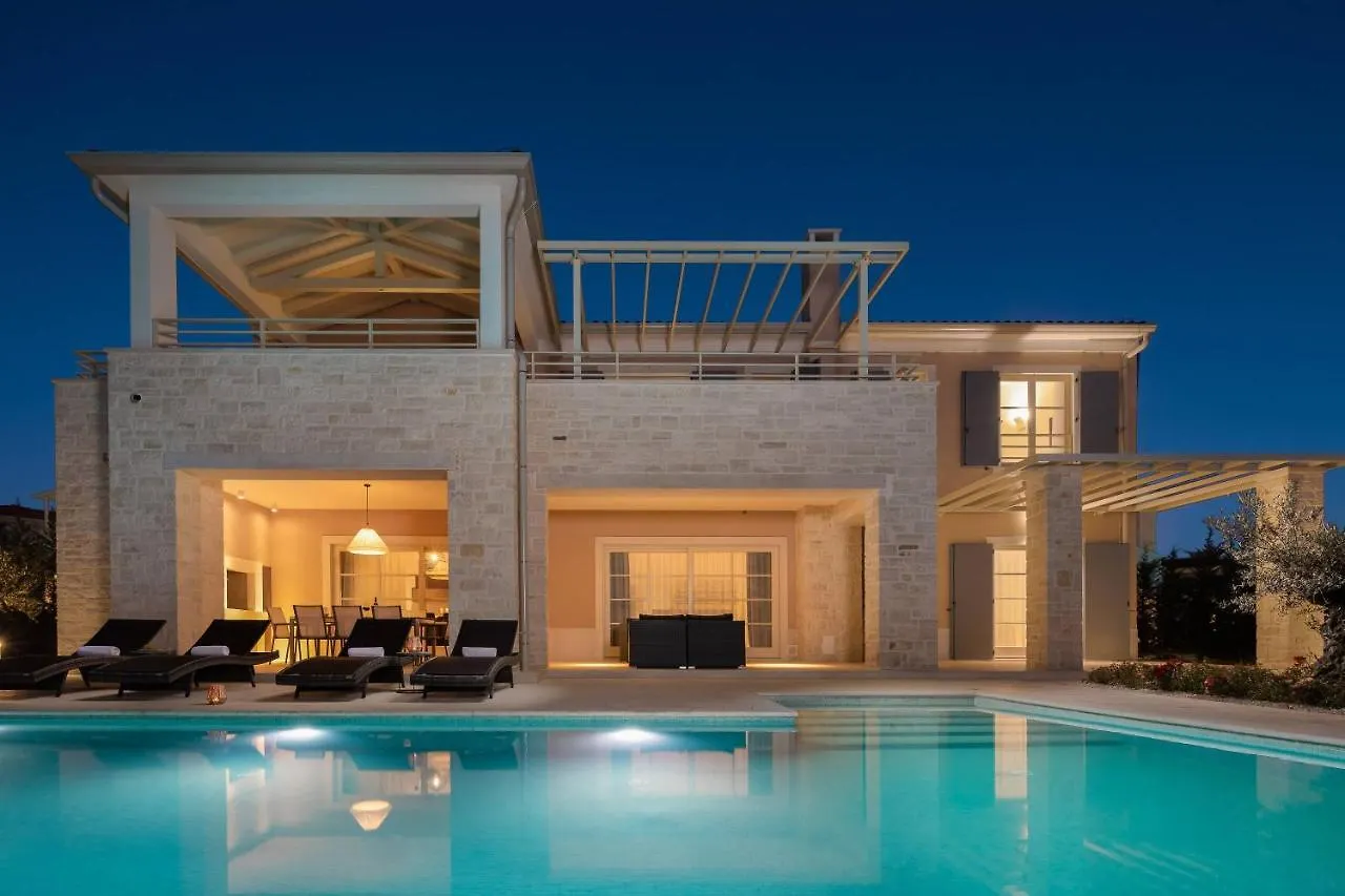 Villa Blanche By Ilc 브르토니글라